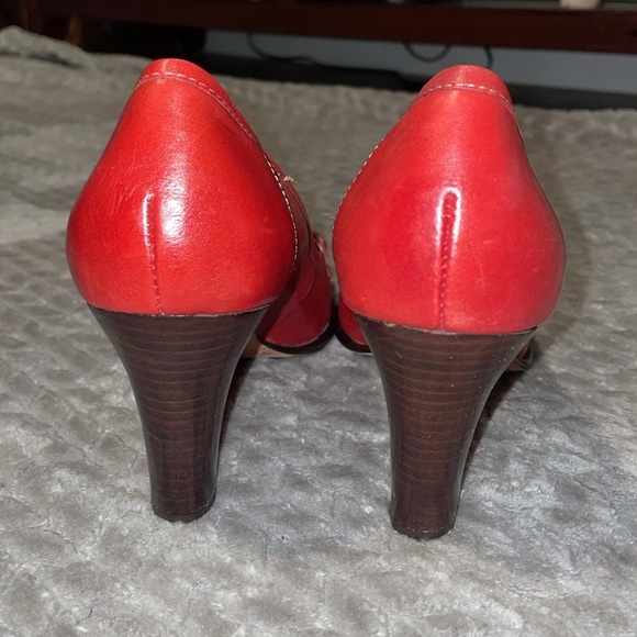 Joan & David  Circa CJ Gallia Leather Pumps.  Size 8.5 Narrow. - Picture 6 of 10
